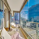 Stylish, Modern Apartment With Breathtaking Views.